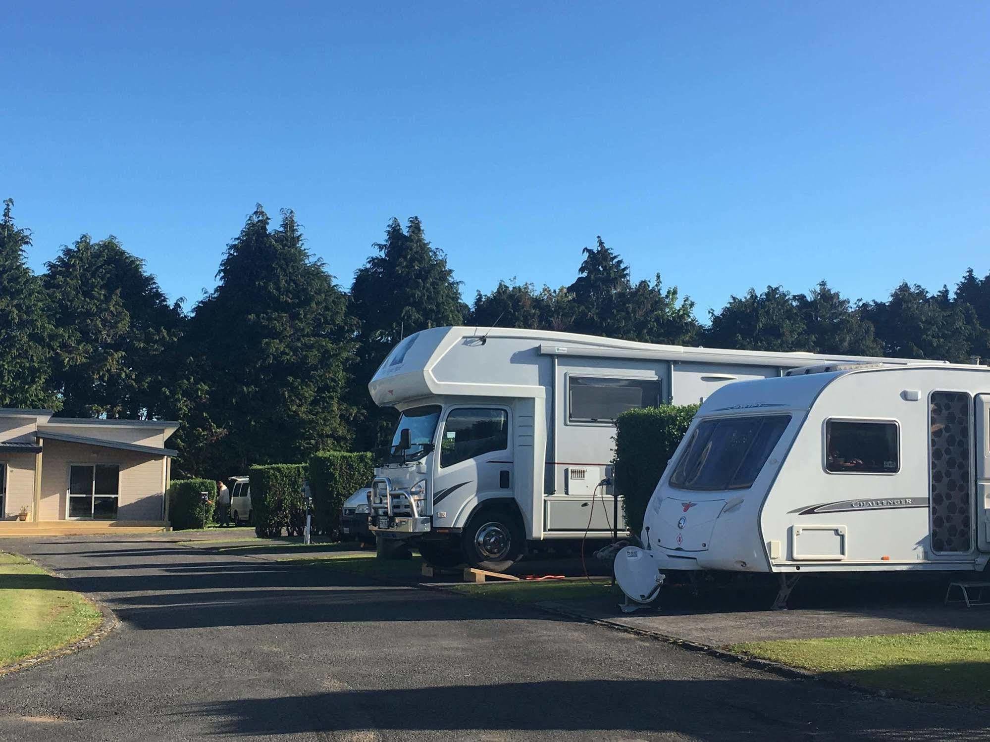 Stratford Motel & Holiday Park Buitenkant foto